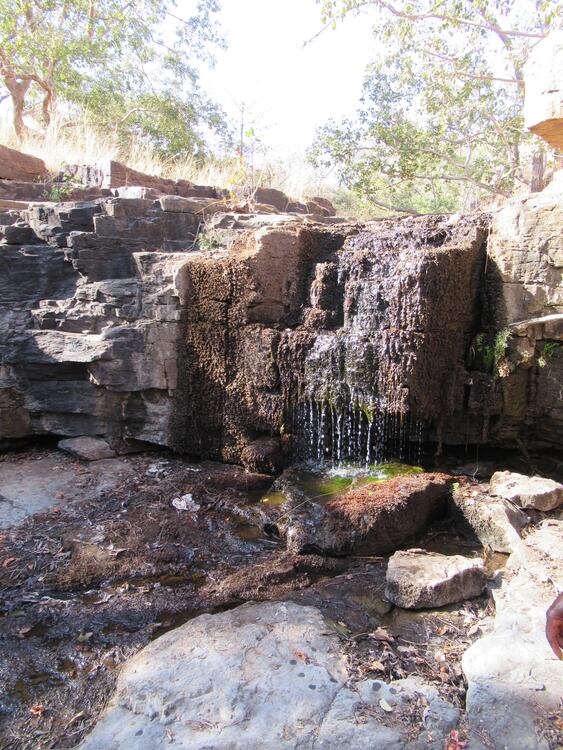 Sorondola, Banlu