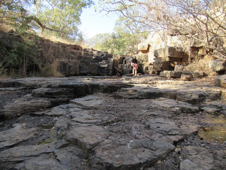 Sorondola, Banlu